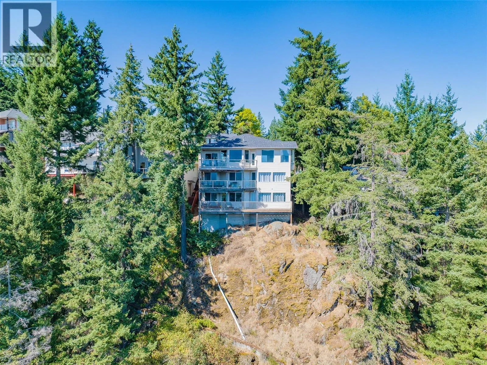 180 Rainbow Cres