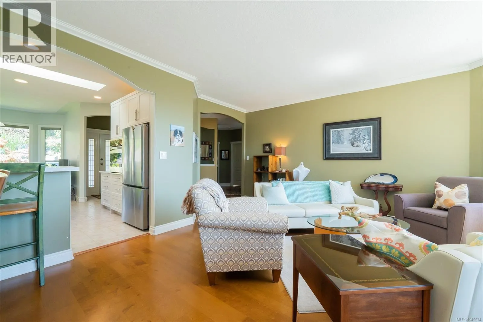 180 Rainbow Cres