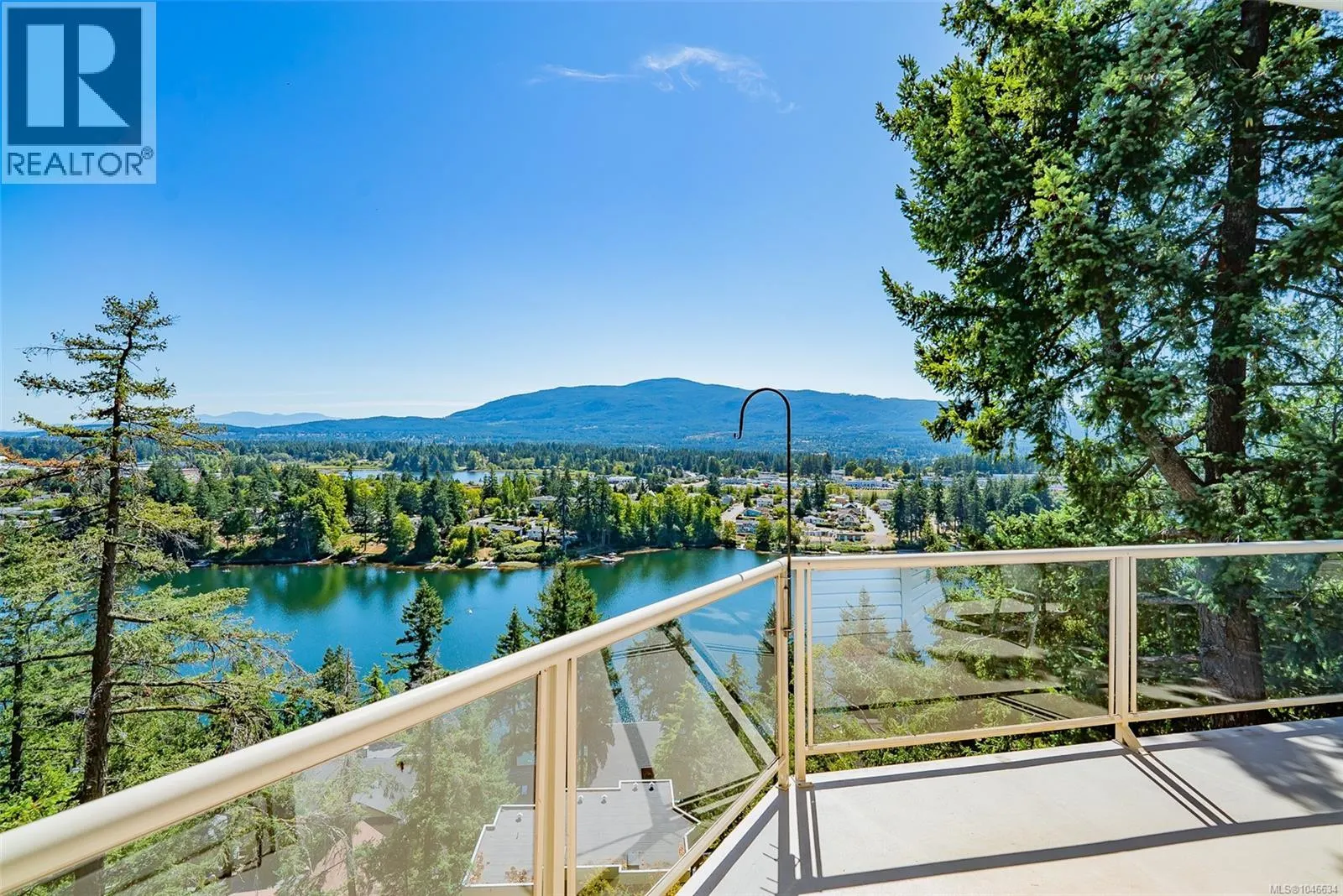 180 Rainbow Cres