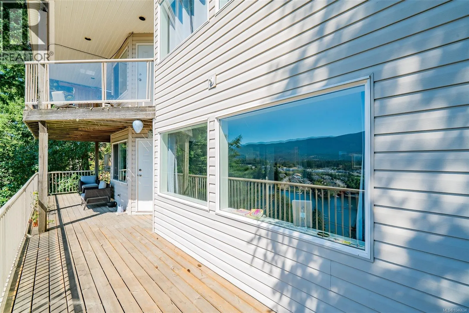 180 Rainbow Cres
