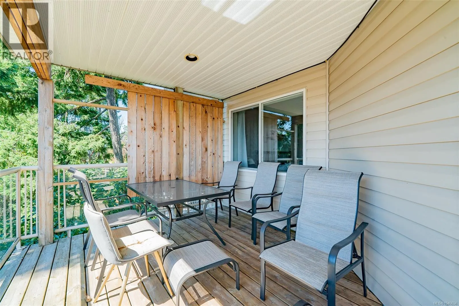 180 Rainbow Cres