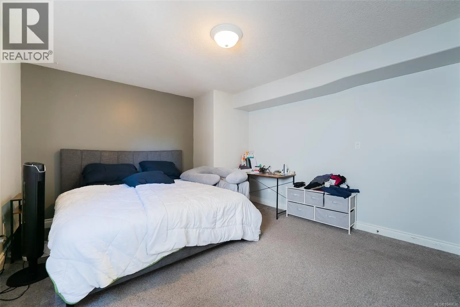 180 Rainbow Cres