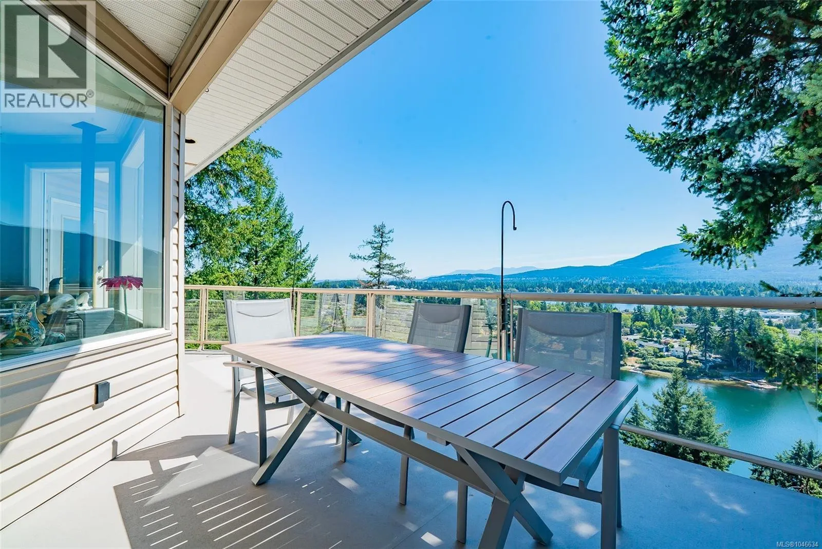 180 Rainbow Cres