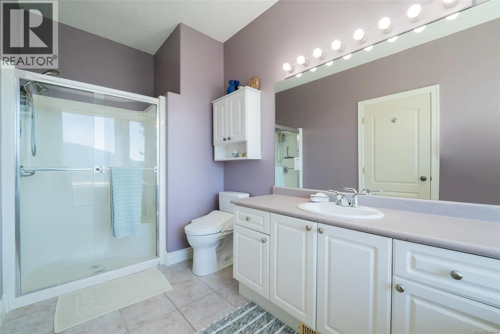 180 Rainbow Cres