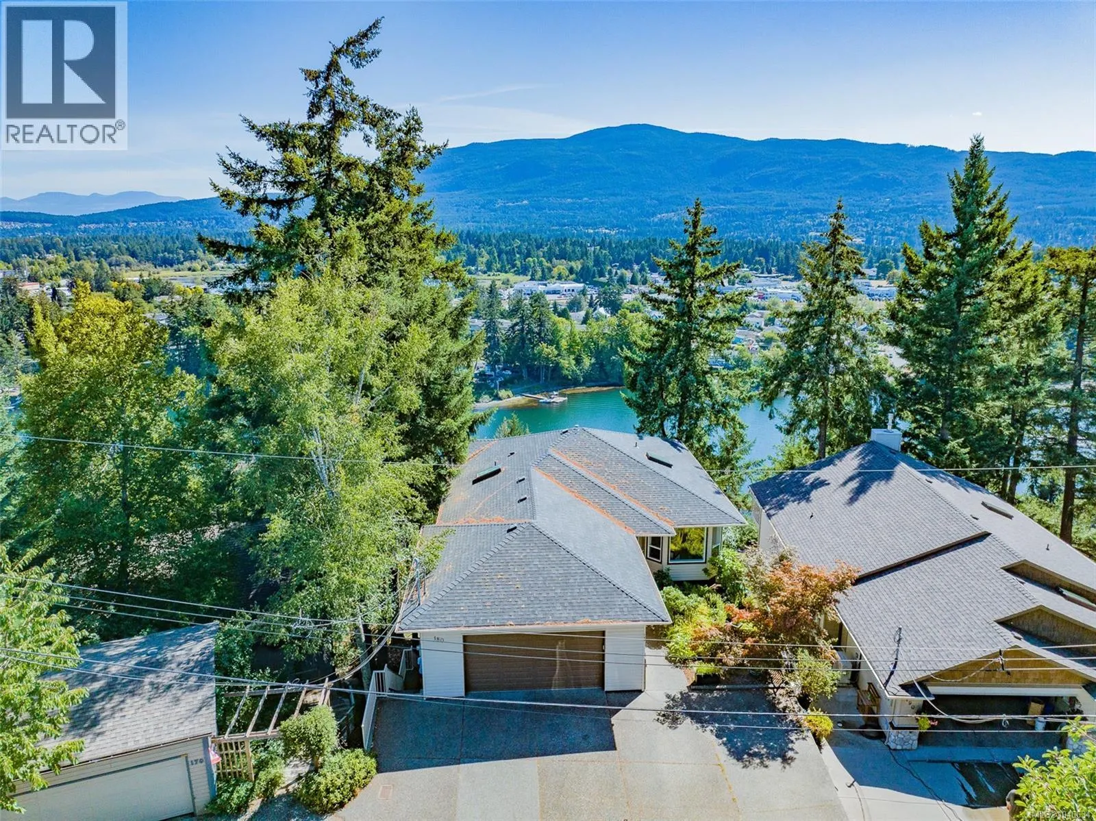 180 Rainbow Cres