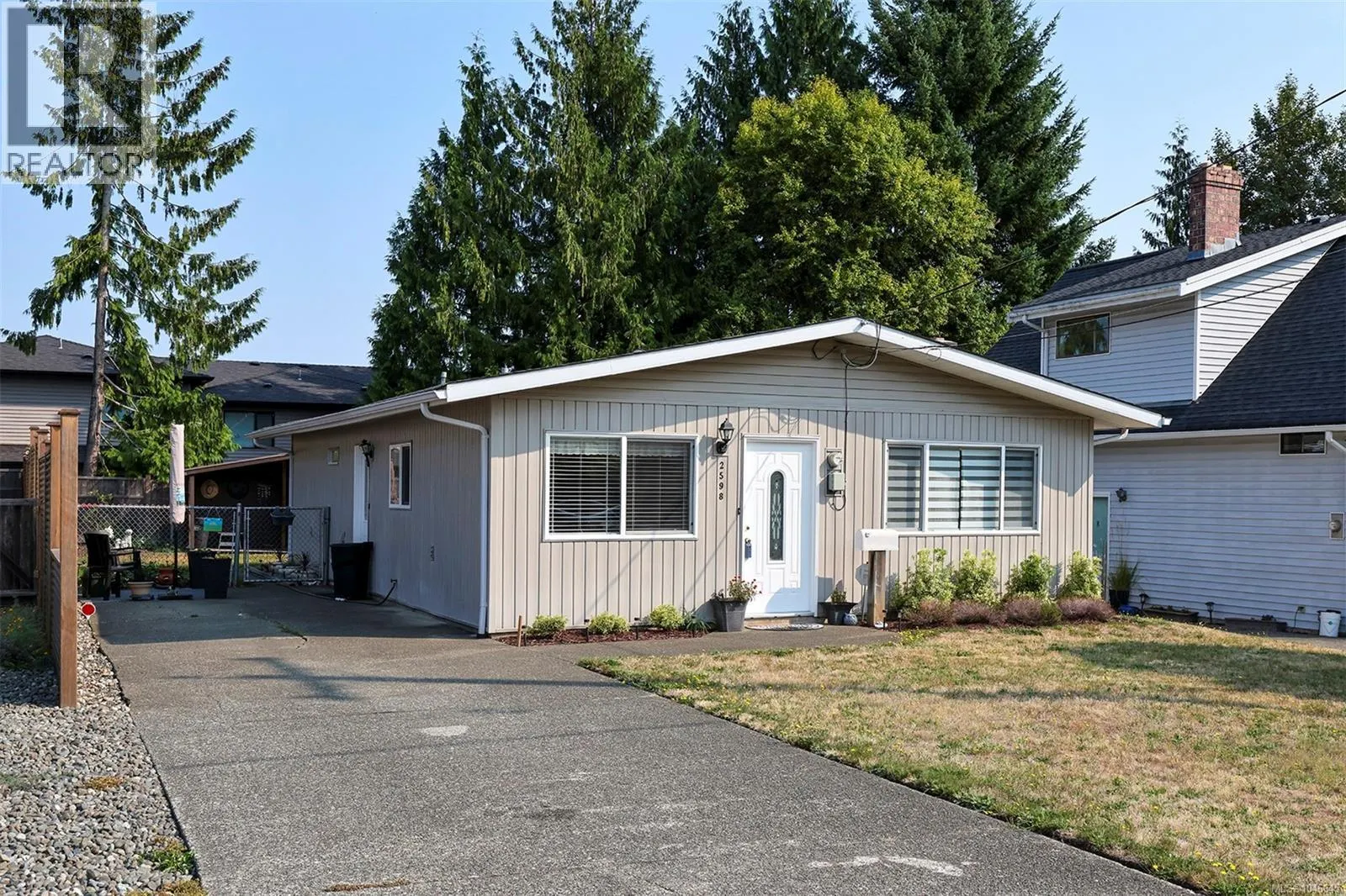 2598 Willard Ave