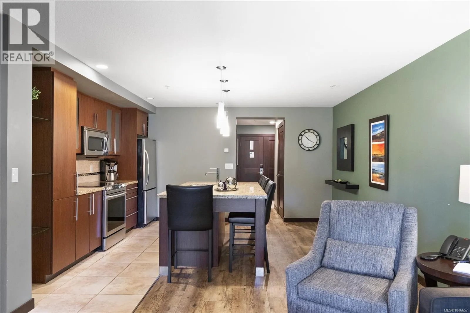 212 SA2 1175 Resort Dr