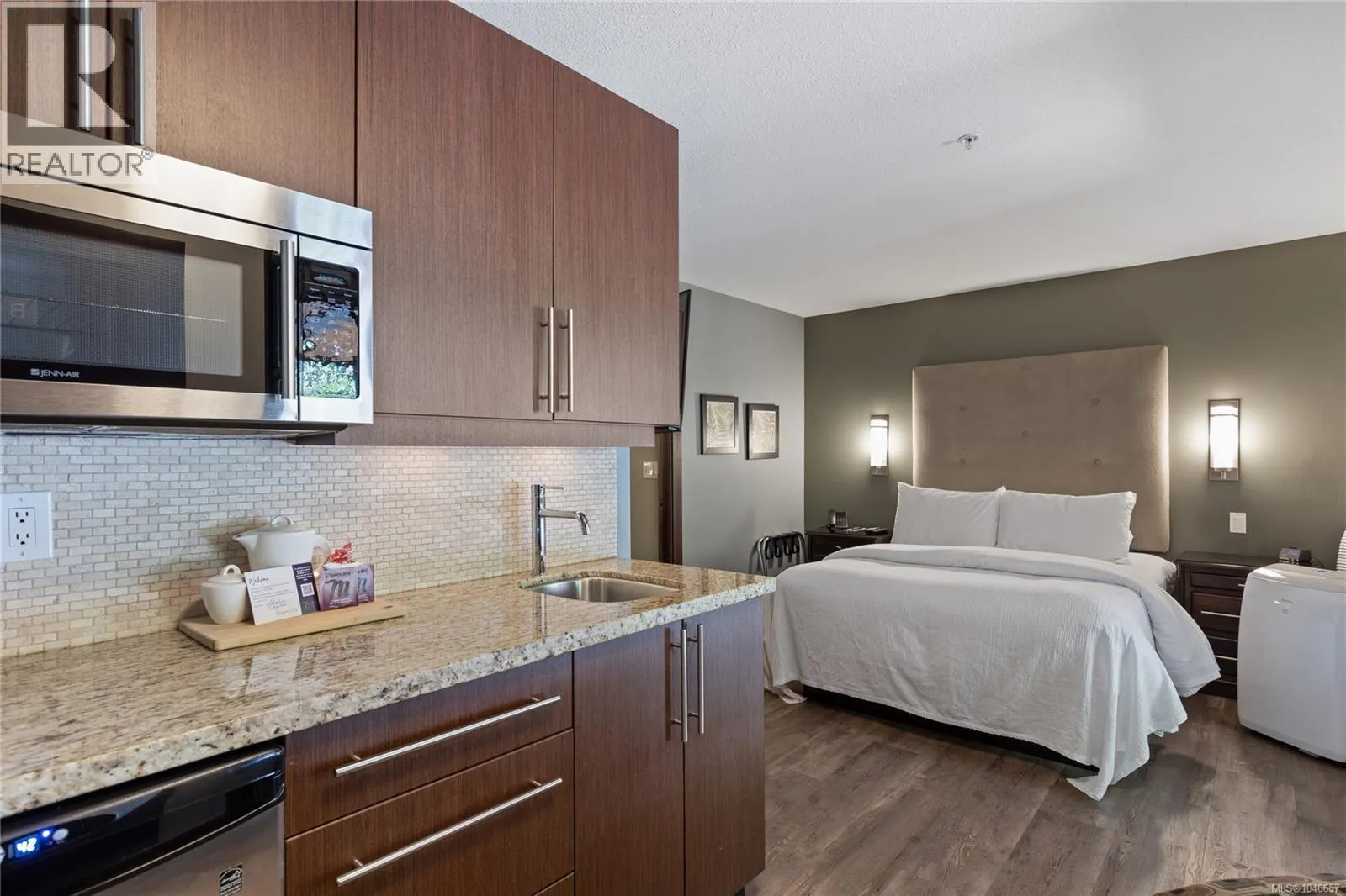 212 SA2 1175 Resort Dr
