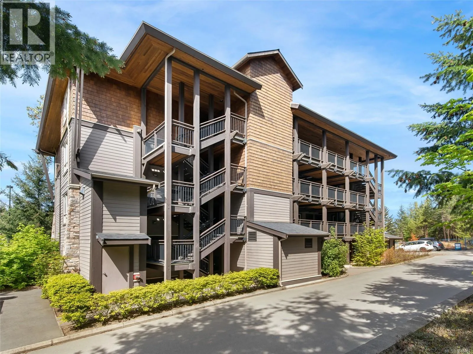 212 SA2 1175 Resort Dr