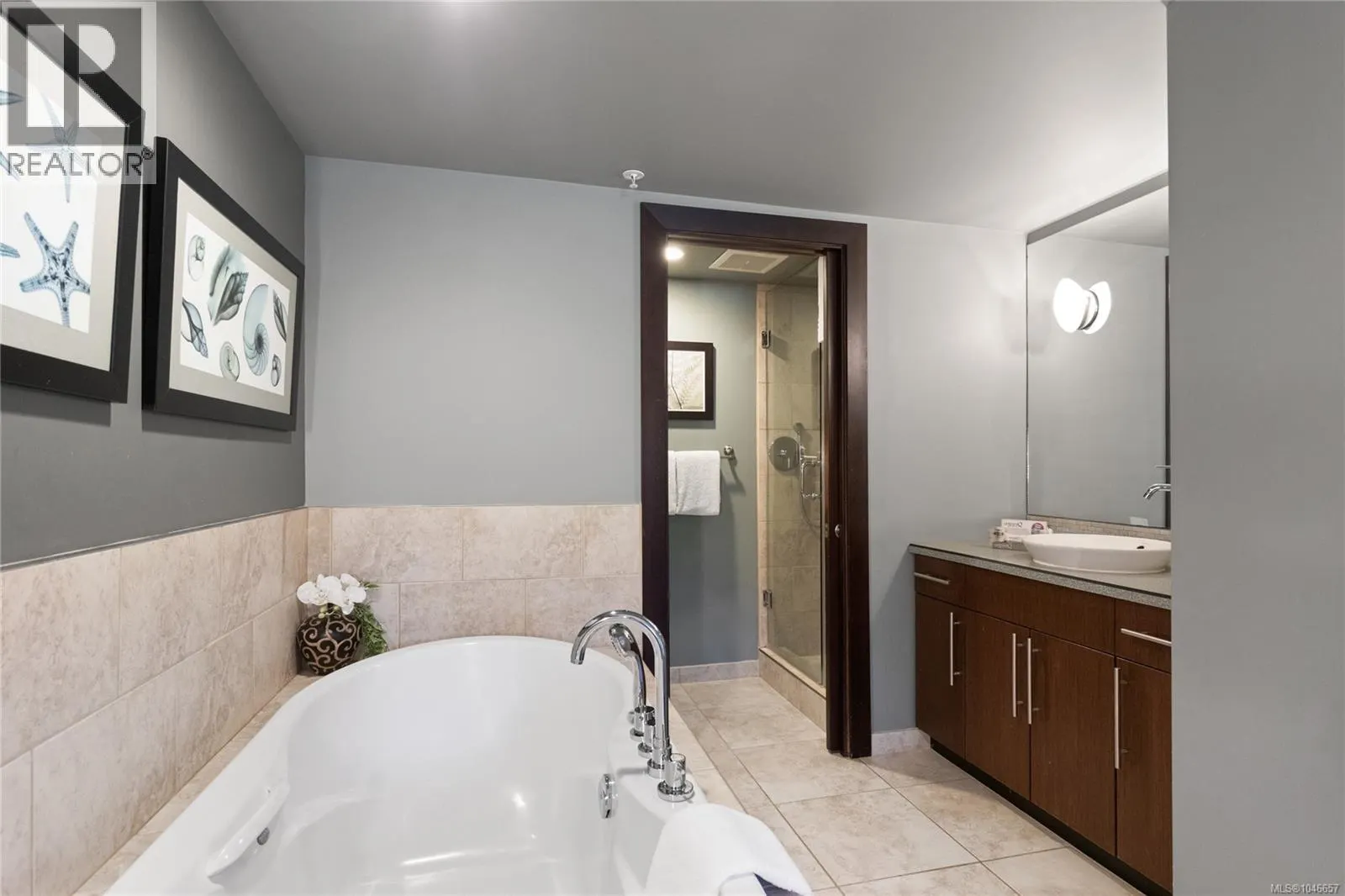 212 SA2 1175 Resort Dr