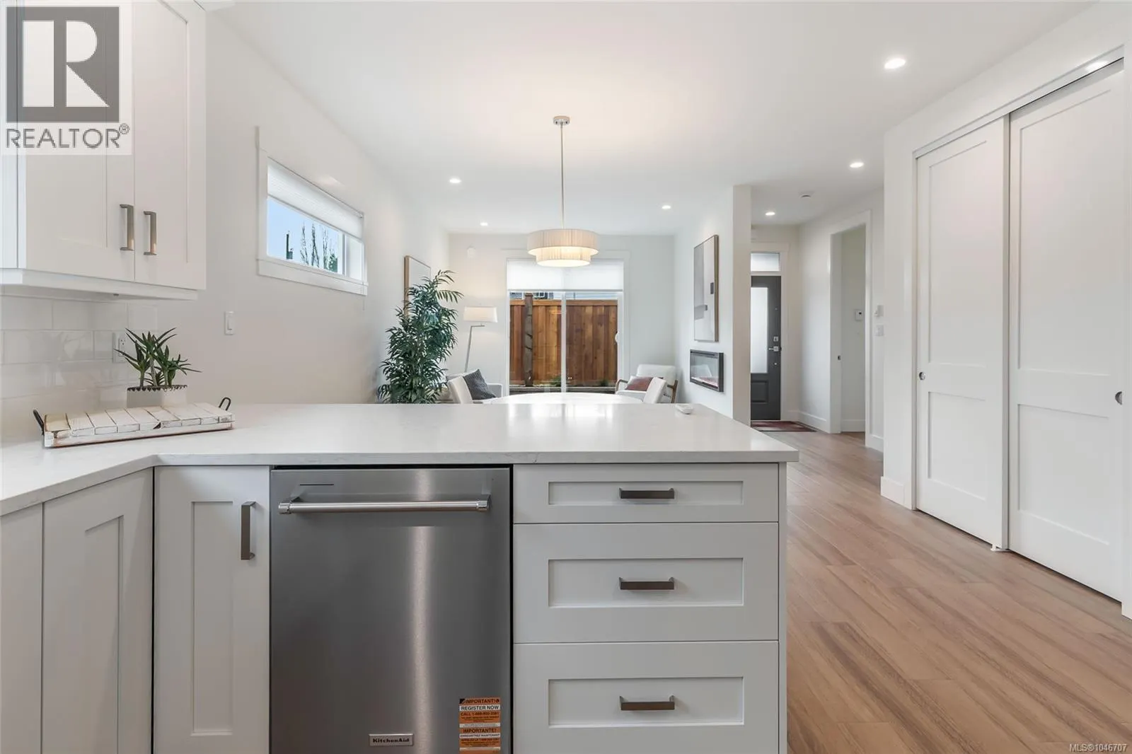 410 Hummingbird Pl