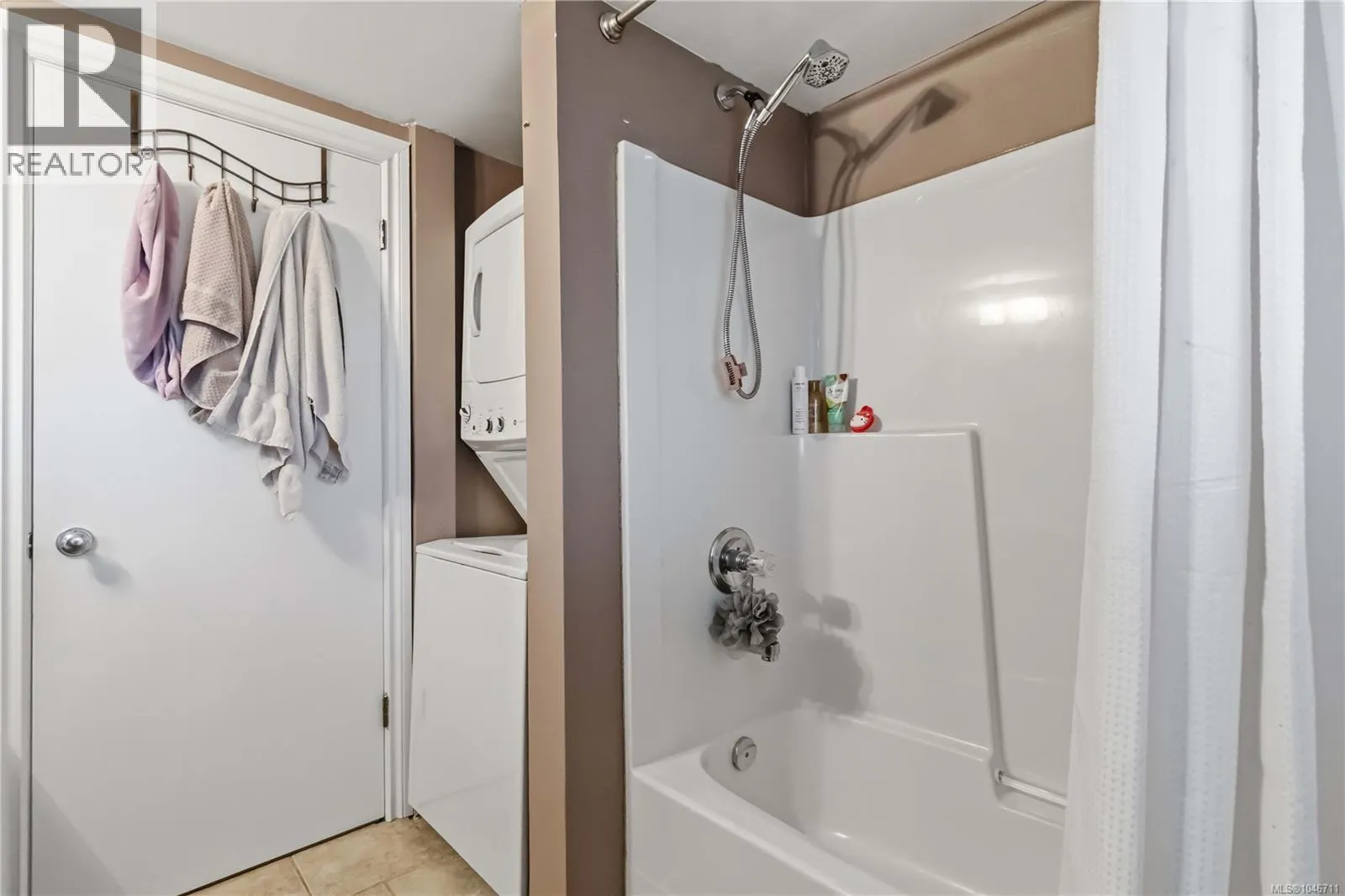 3389 Mary Anne Cres