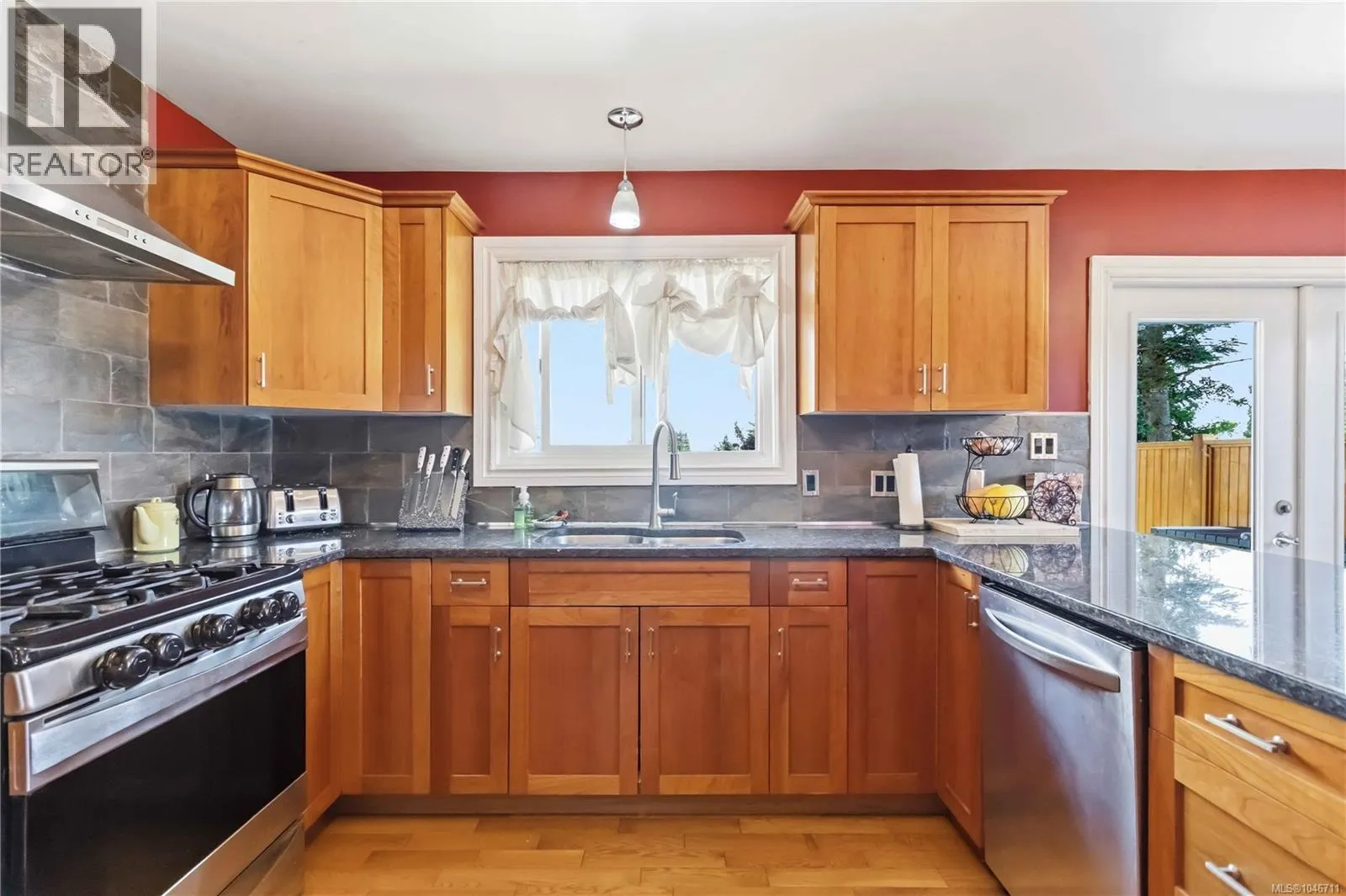 3389 Mary Anne Cres