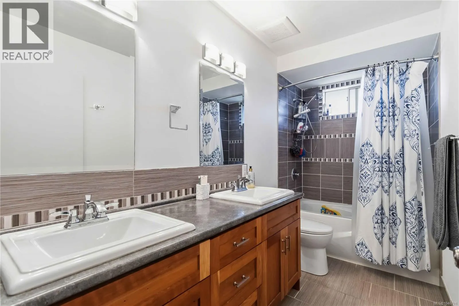 3389 Mary Anne Cres