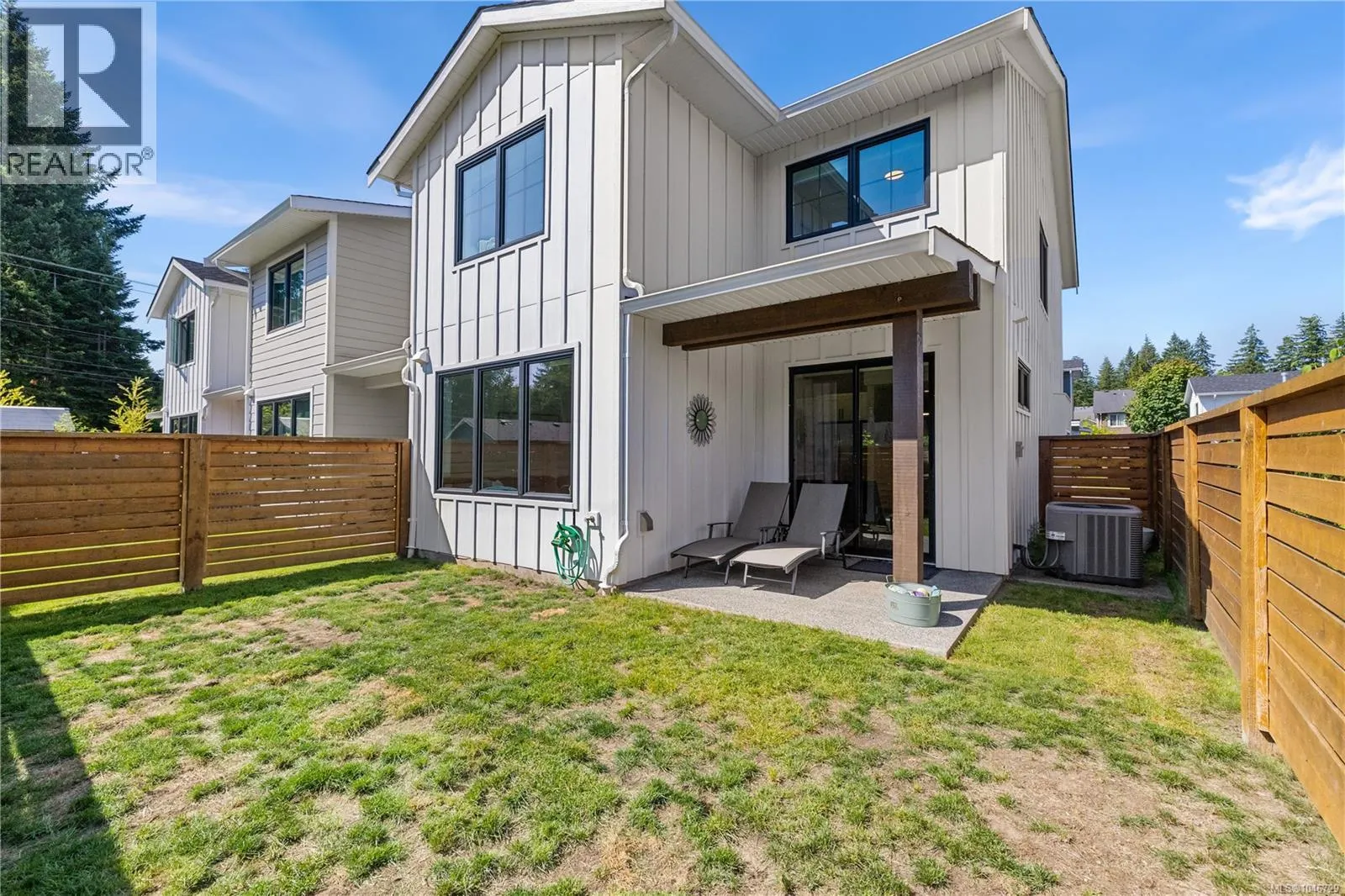 4 1090 Evergreen Rd