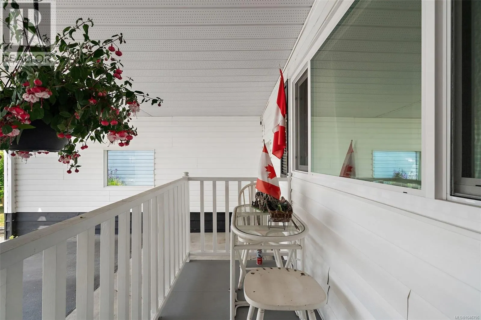 111 7701 Central Saanich Rd