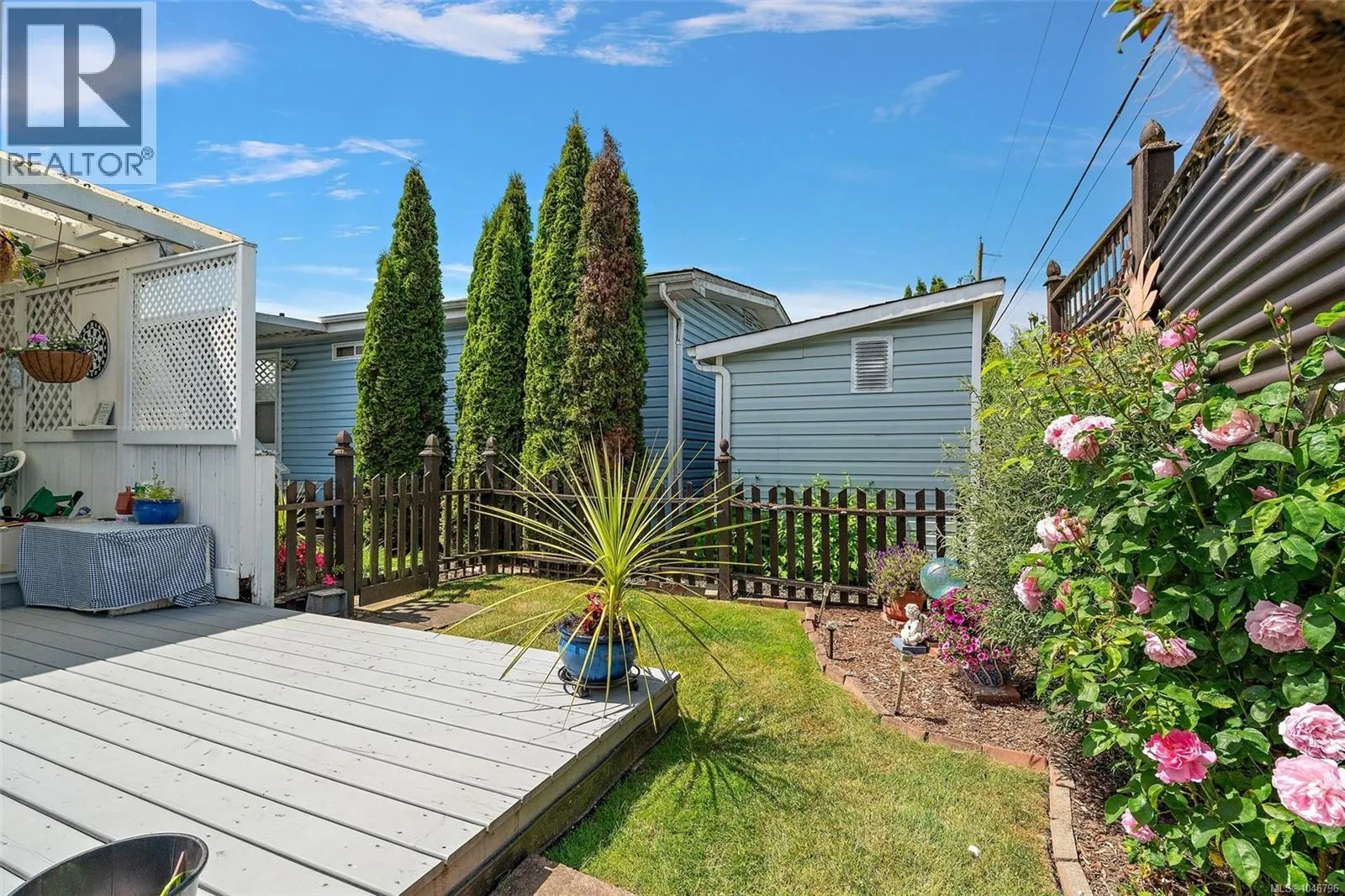 111 7701 Central Saanich Rd
