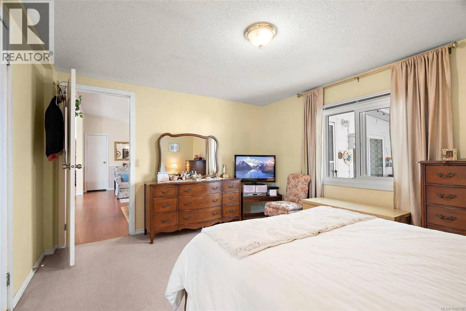 111 7701 Central Saanich Rd