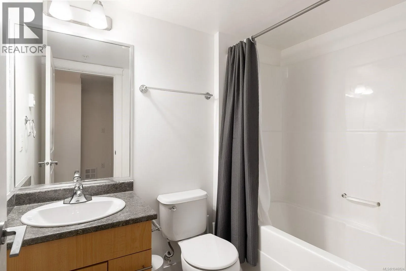 204 1405 Esquimalt Rd