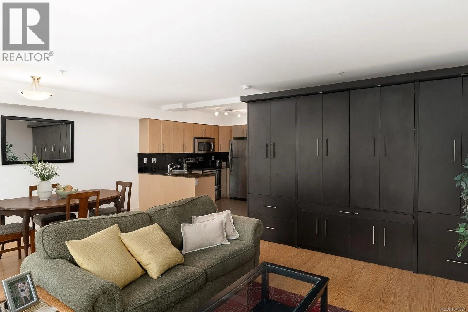 204 1405 Esquimalt Rd