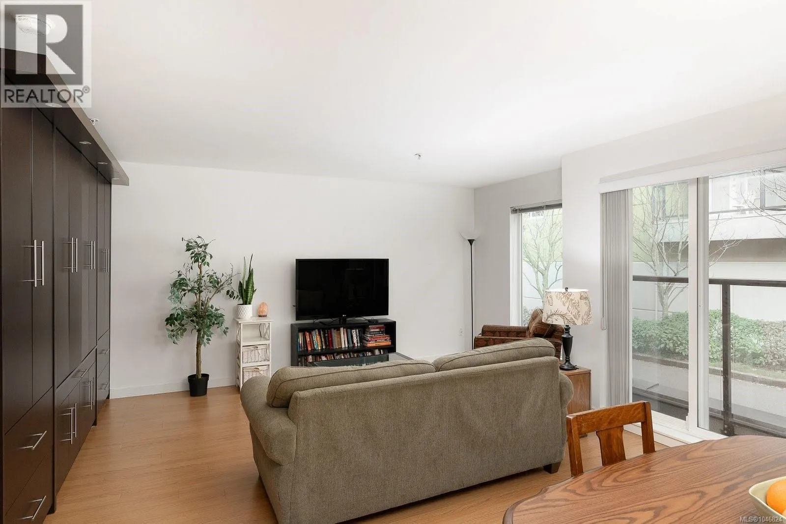 204 1405 Esquimalt Rd