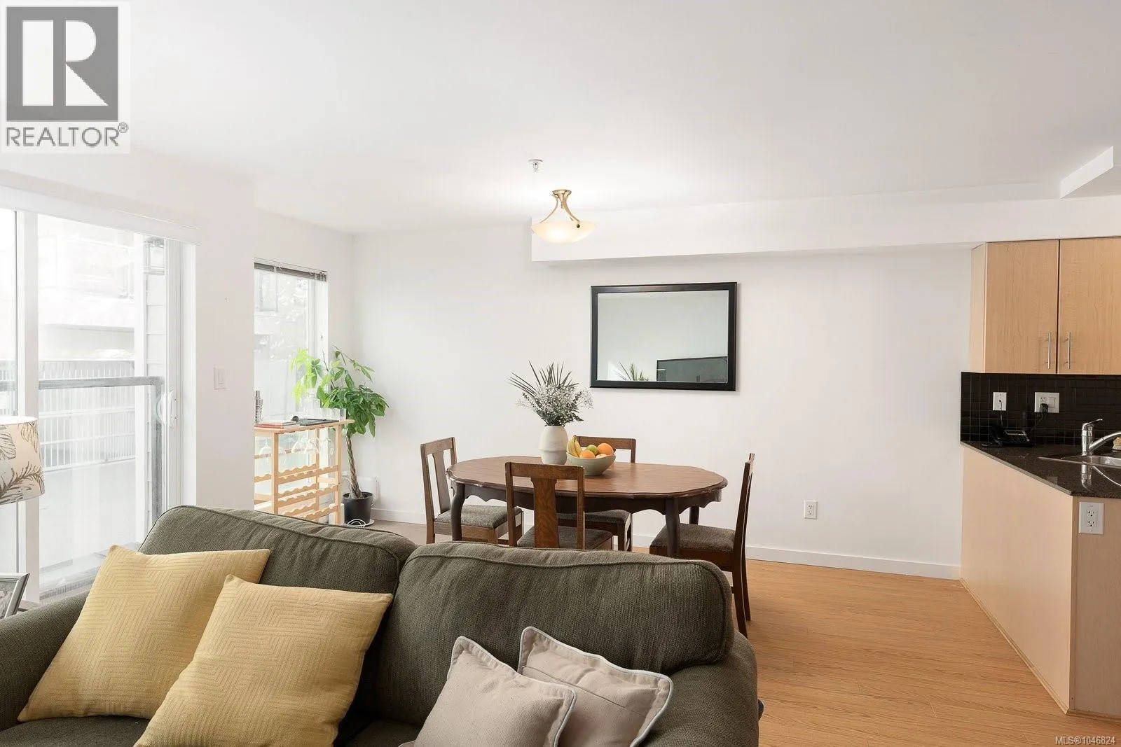 204 1405 Esquimalt Rd