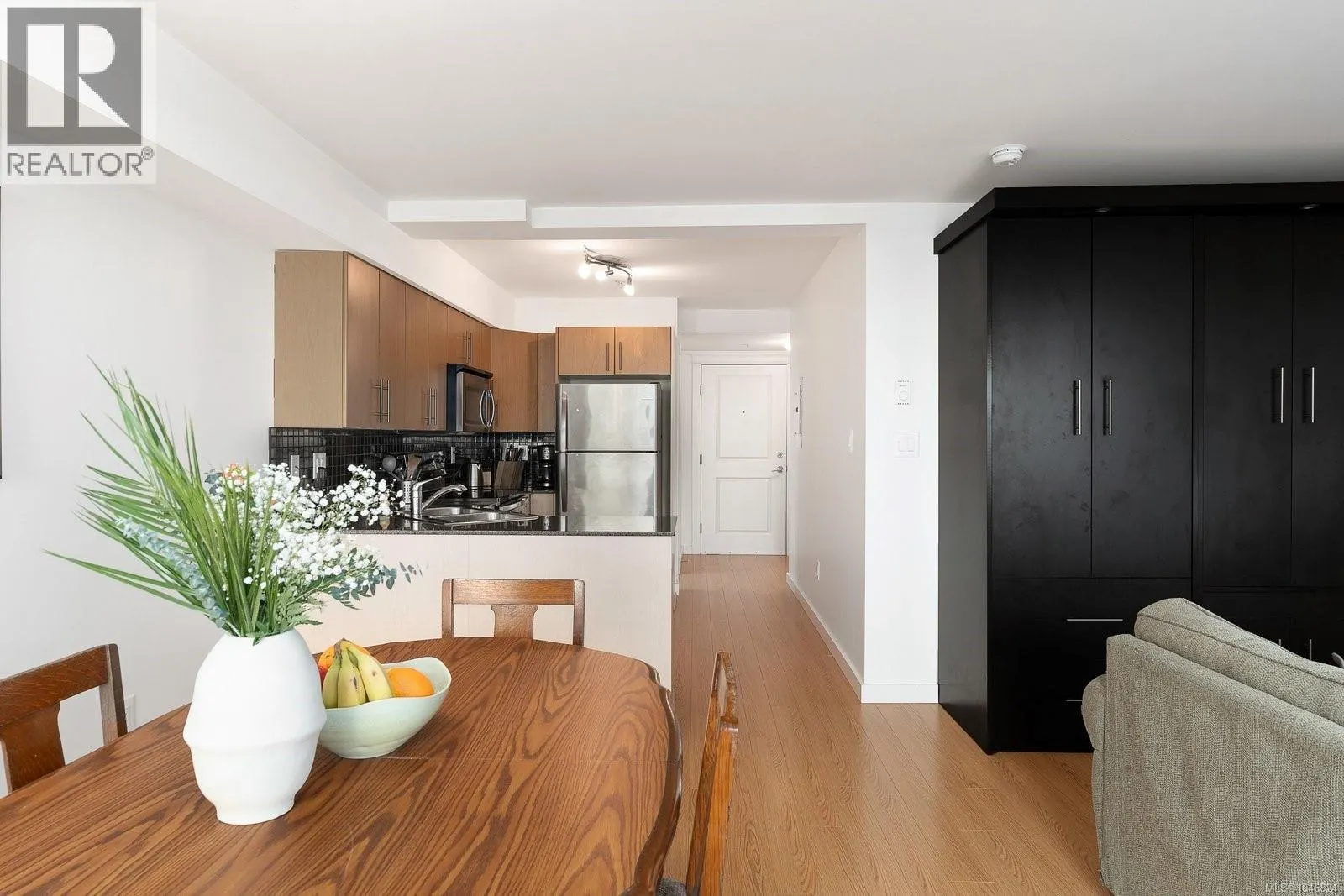 204 1405 Esquimalt Rd