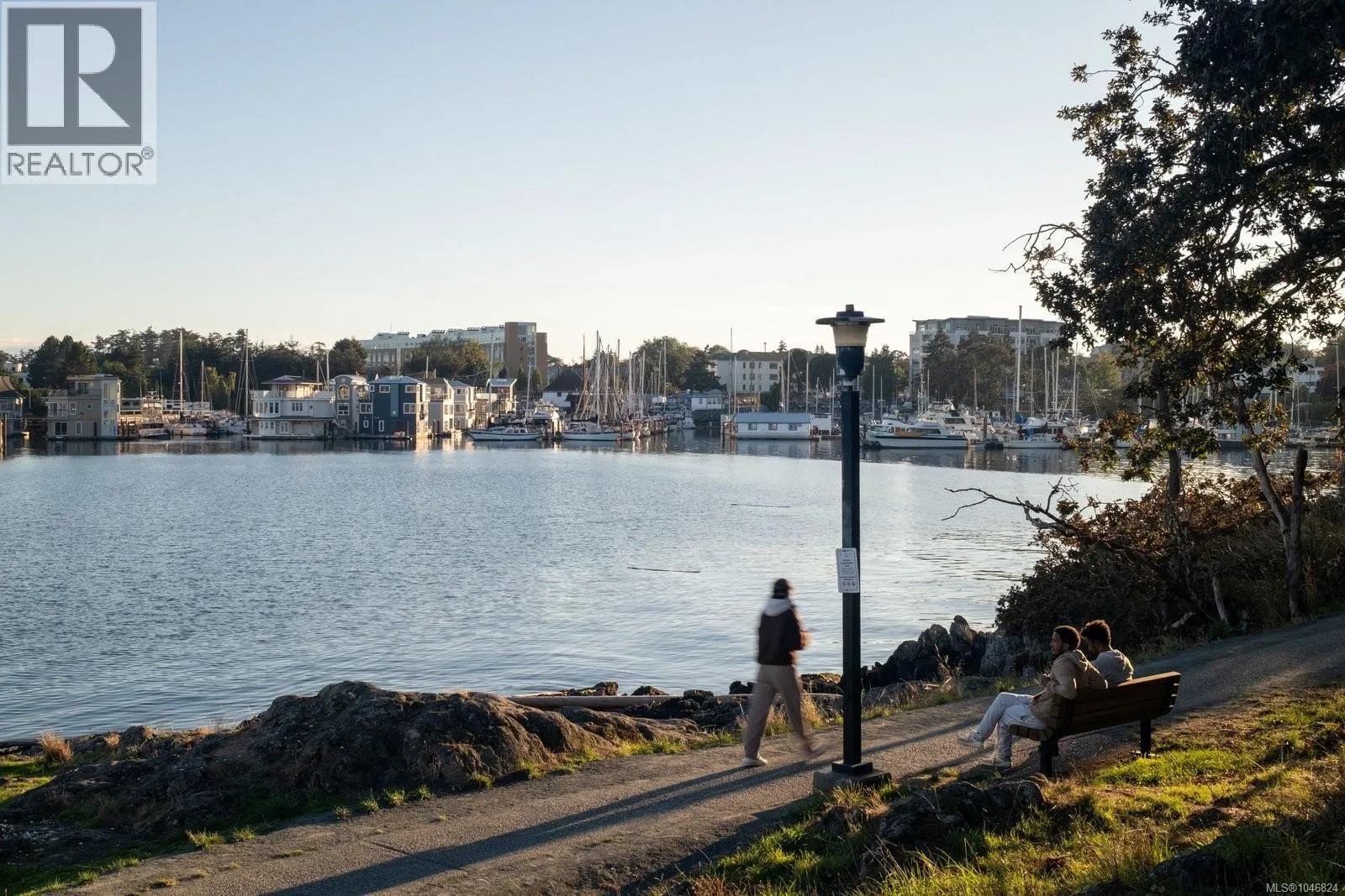 204 1405 Esquimalt Rd