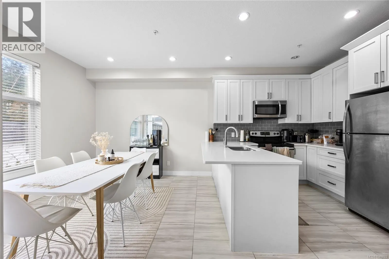 135 6057 Doumont Rd