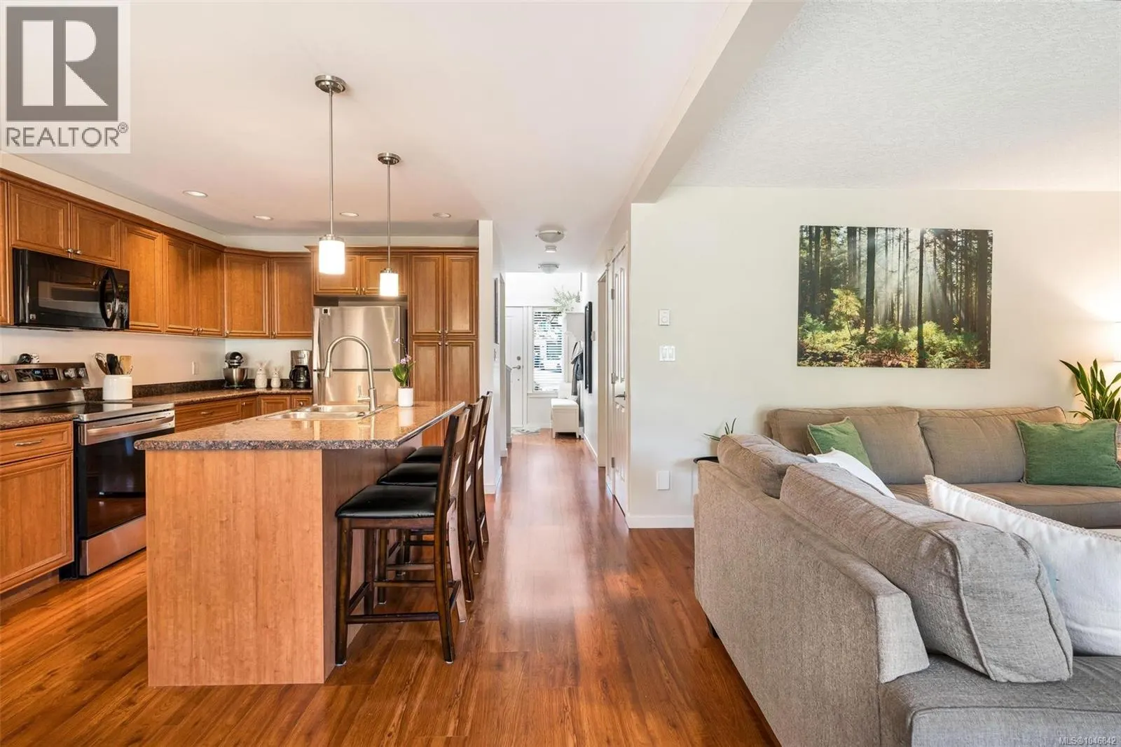 9 6250 Palahi Rd
