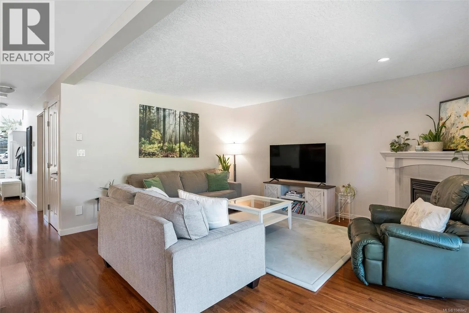 9 6250 Palahi Rd