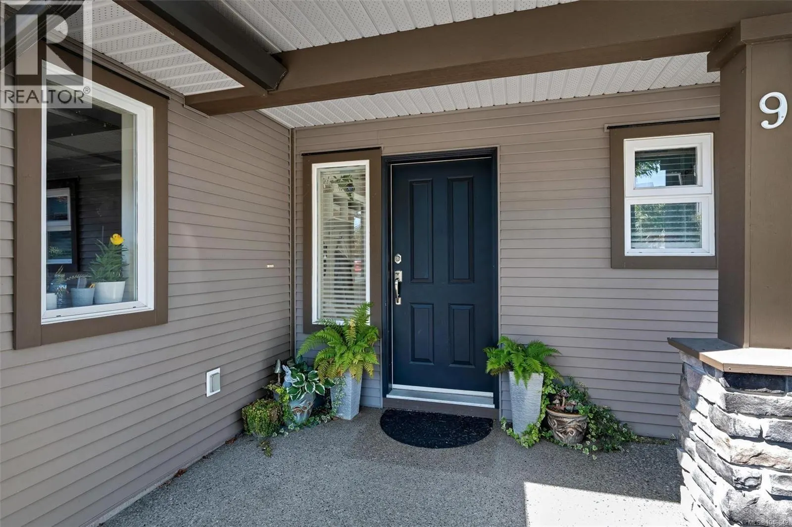 9 6250 Palahi Rd
