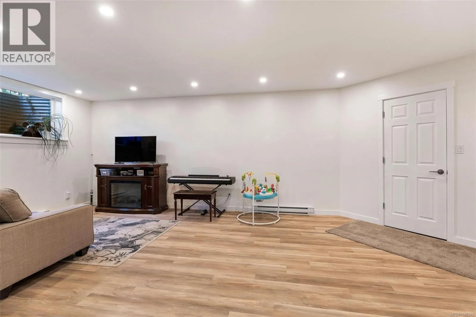 9 6250 Palahi Rd