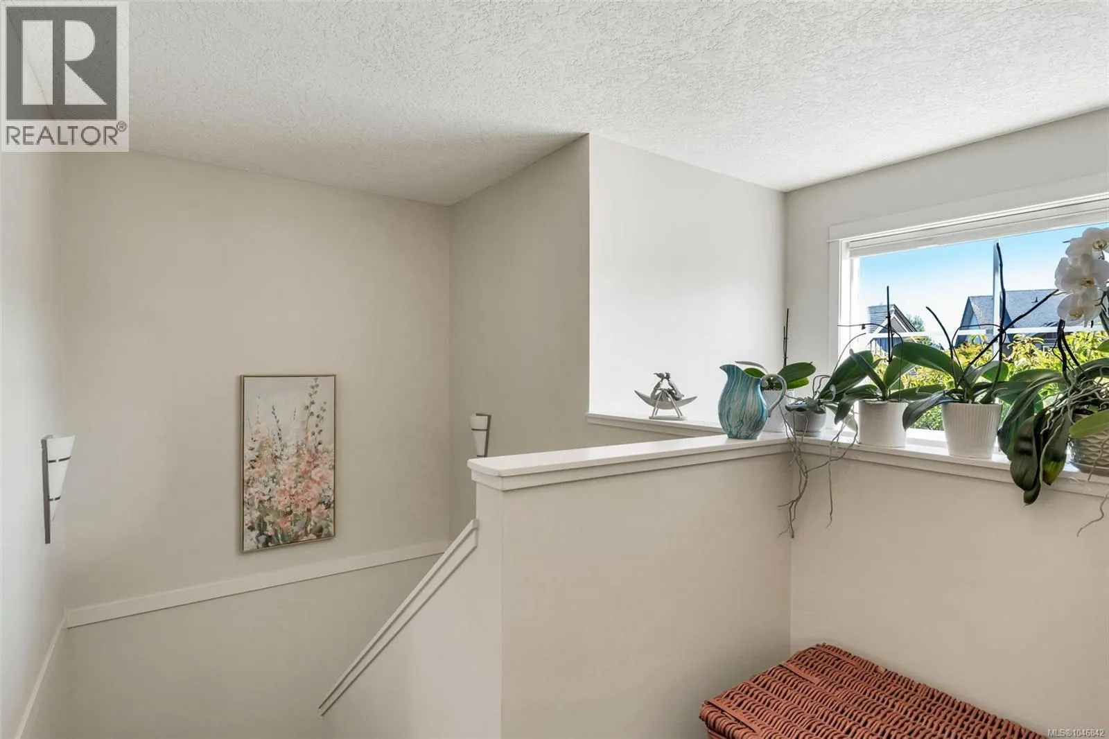 9 6250 Palahi Rd