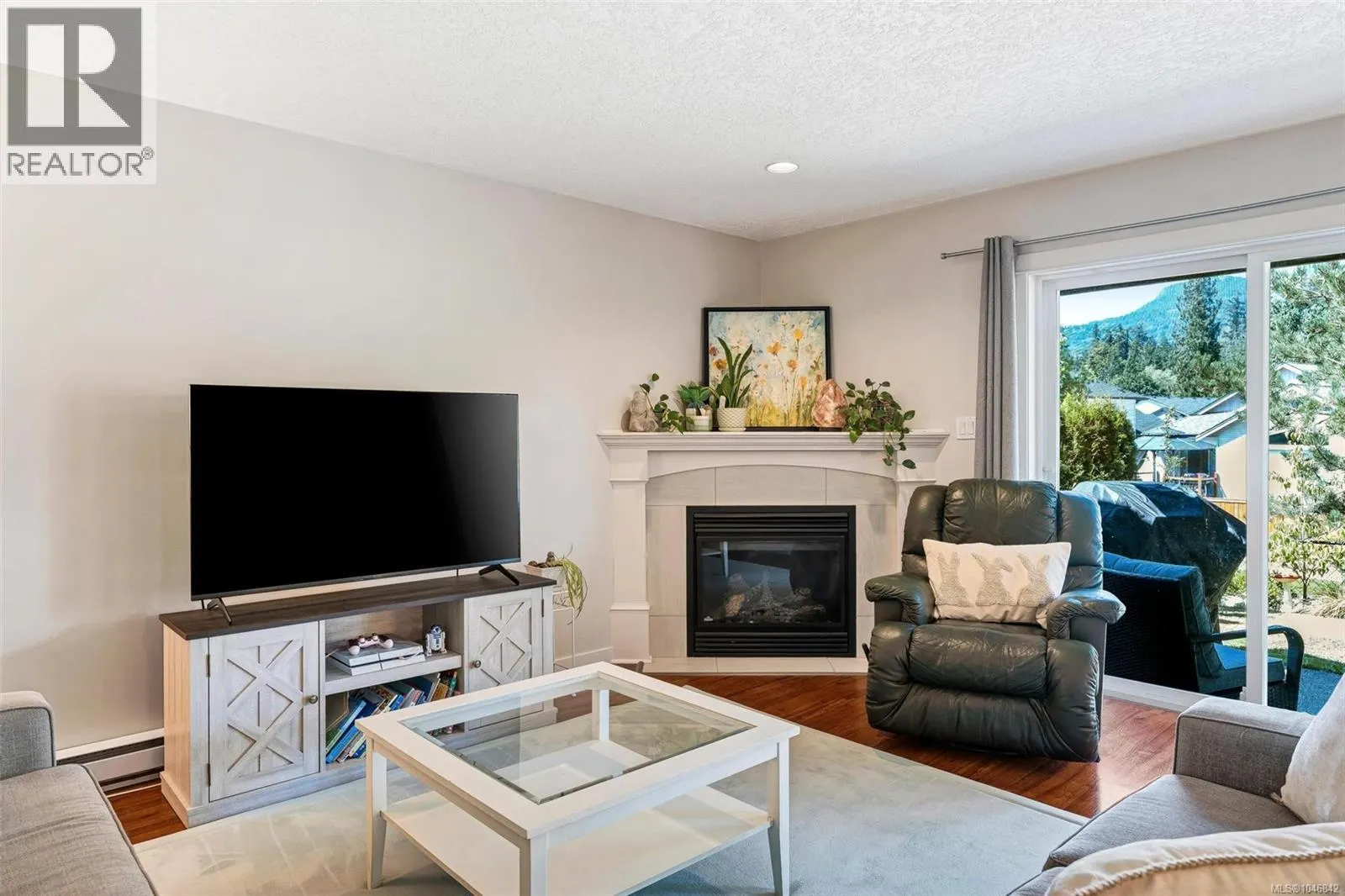 9 6250 Palahi Rd