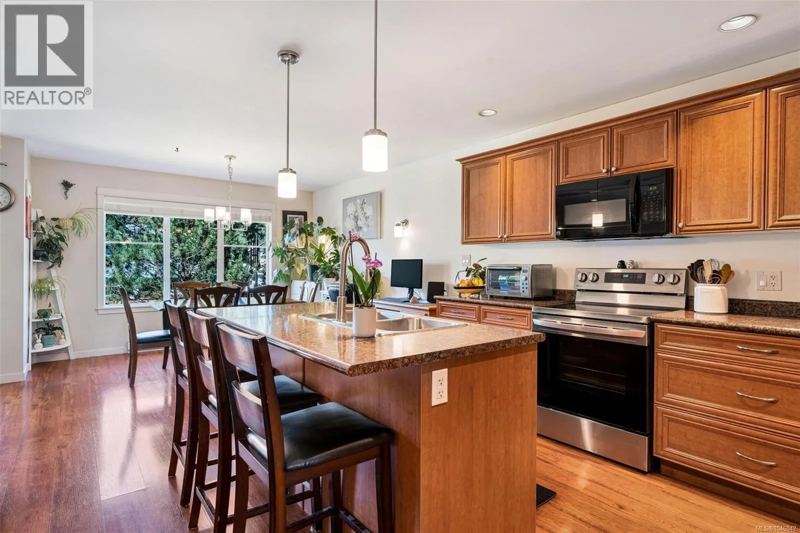 9 6250 Palahi Rd