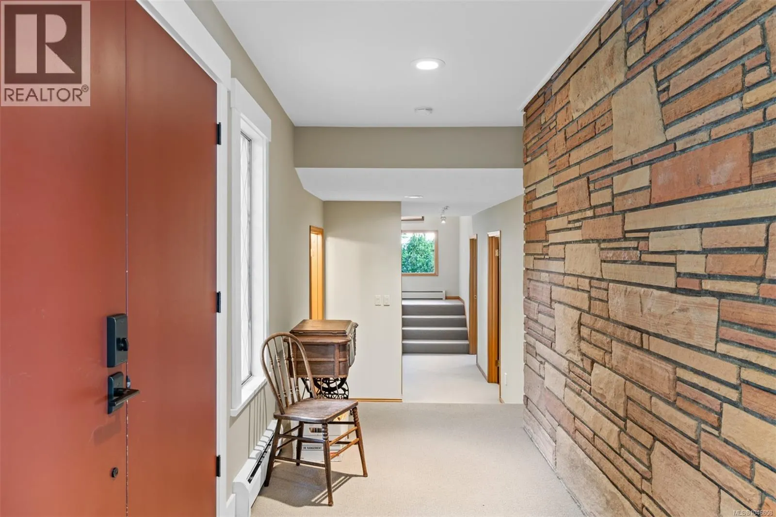 2858 Twin Oaks Dr