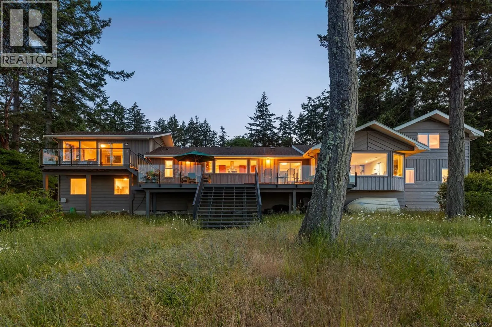 2858 Twin Oaks Dr