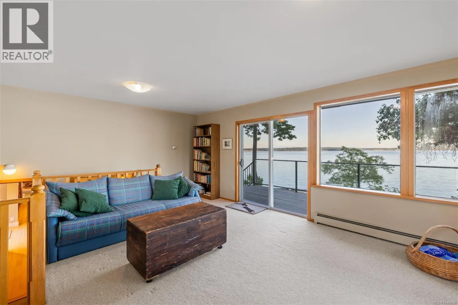2858 Twin Oaks Dr