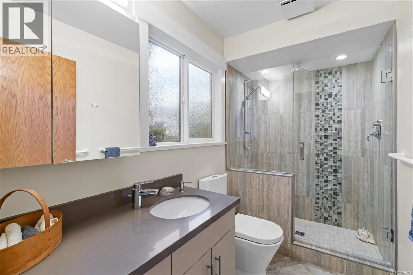 2858 Twin Oaks Dr