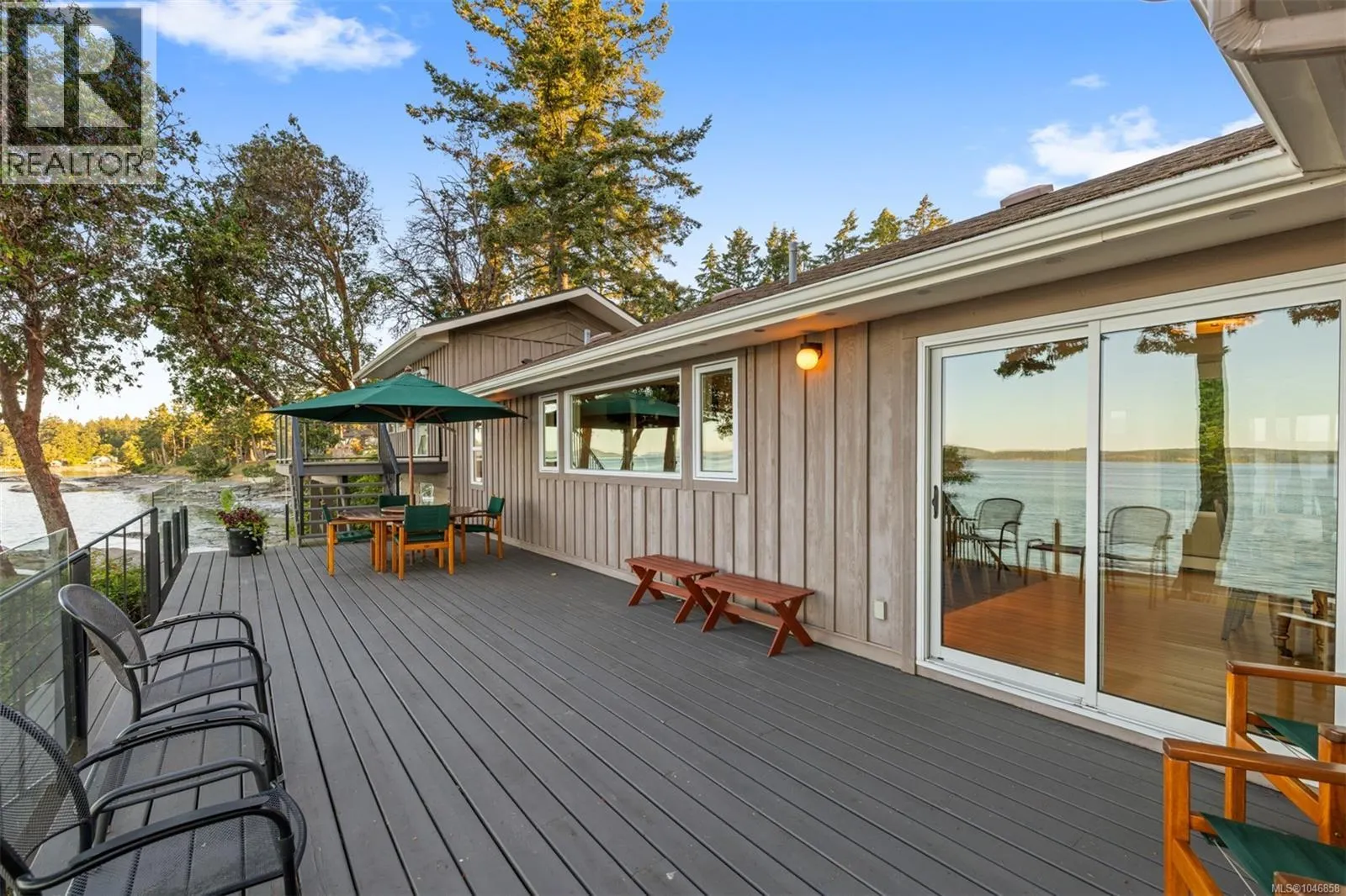 2858 Twin Oaks Dr