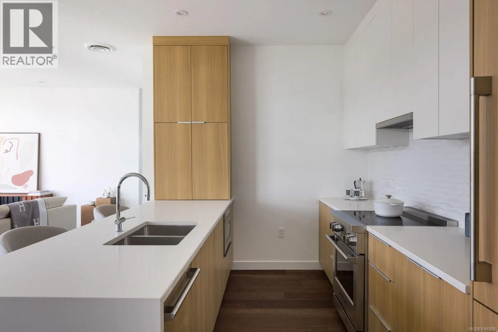 206 9570 Fifth St