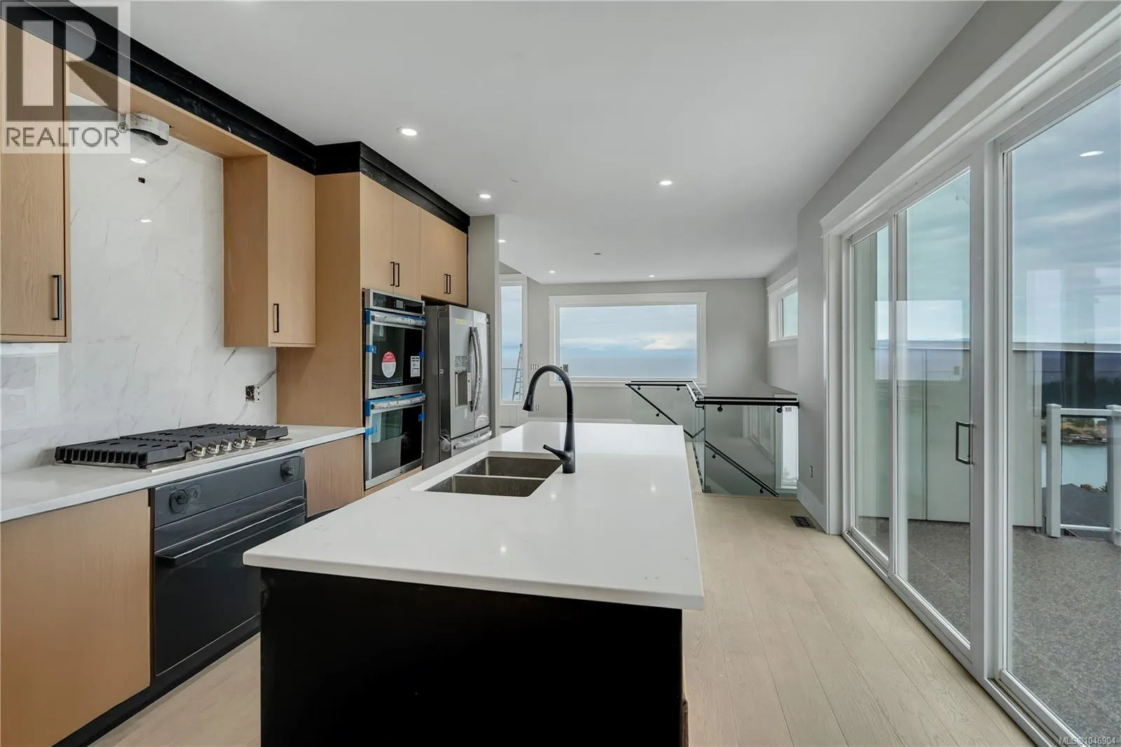 3875 Gulfview Dr