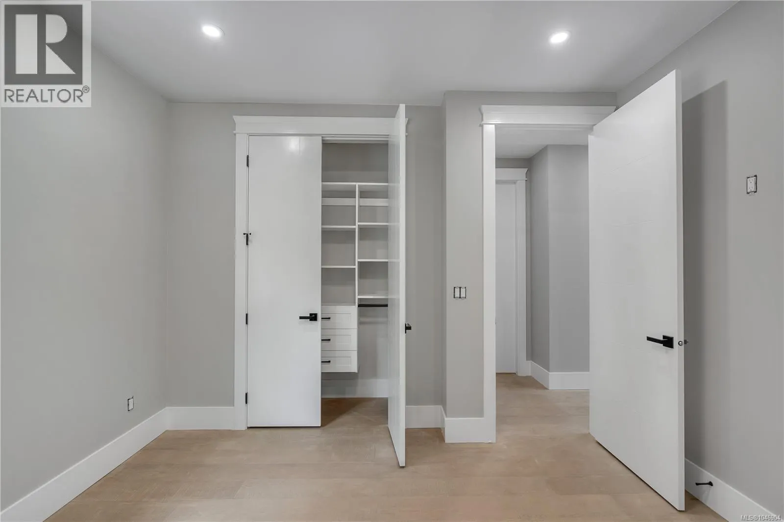 3875 Gulfview Dr
