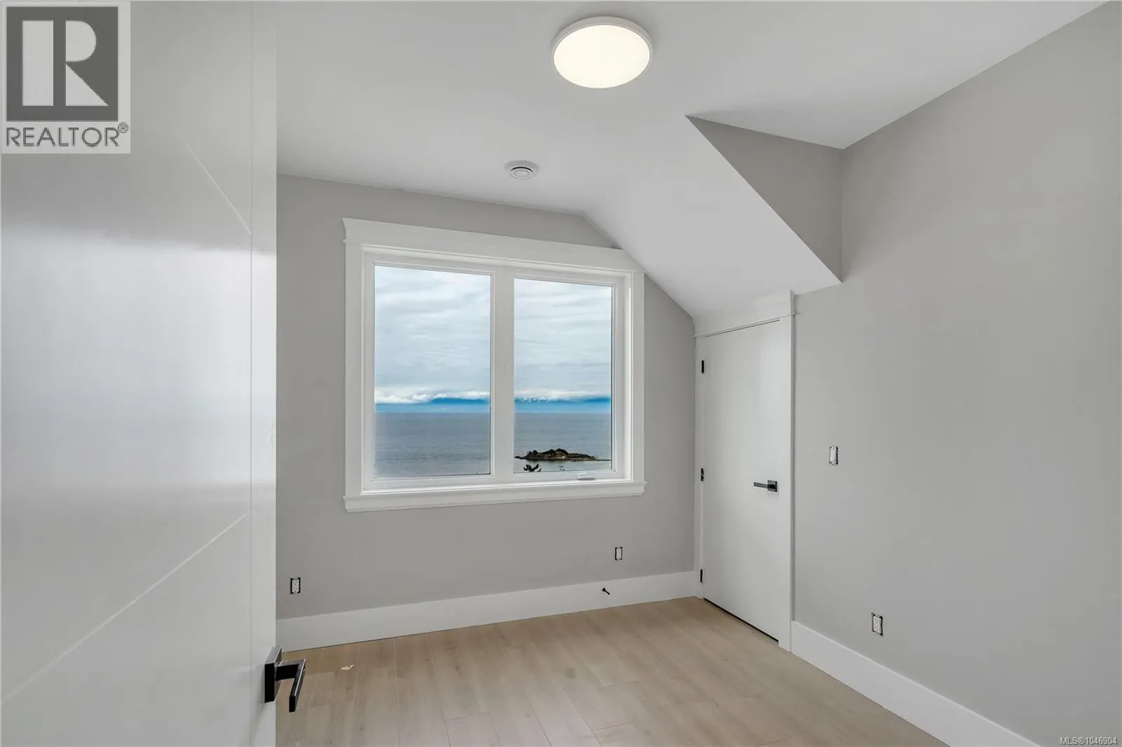 3875 Gulfview Dr