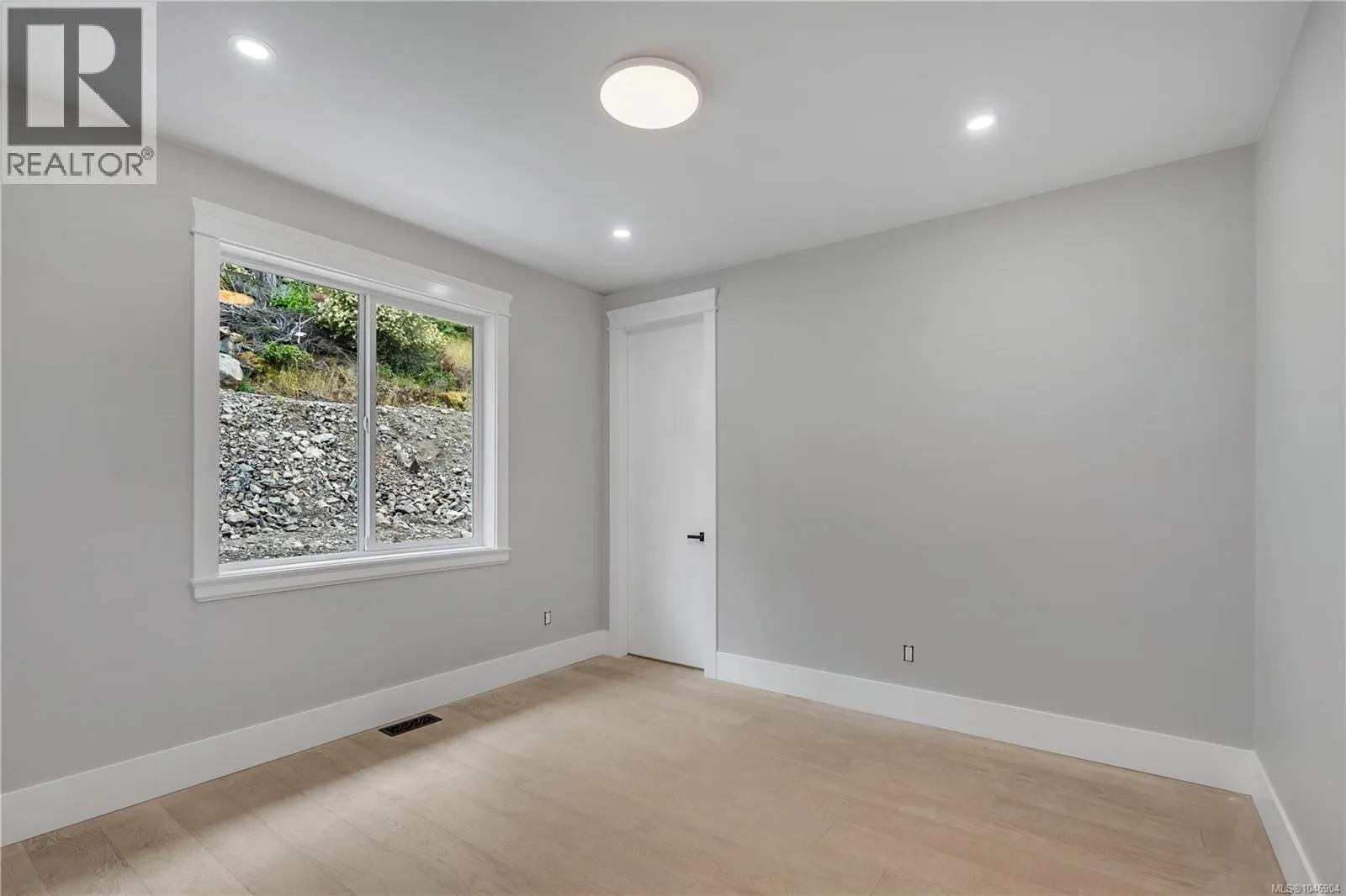 3875 Gulfview Dr