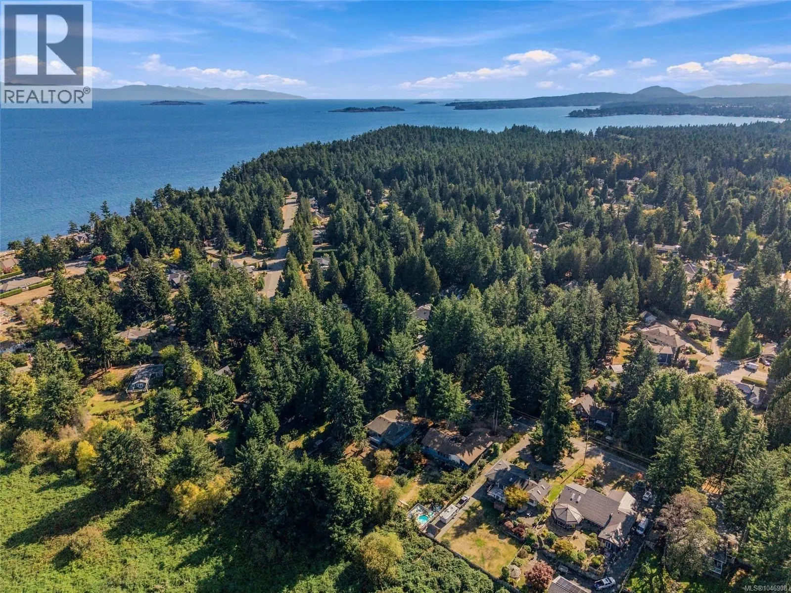 821 Shorewood Dr