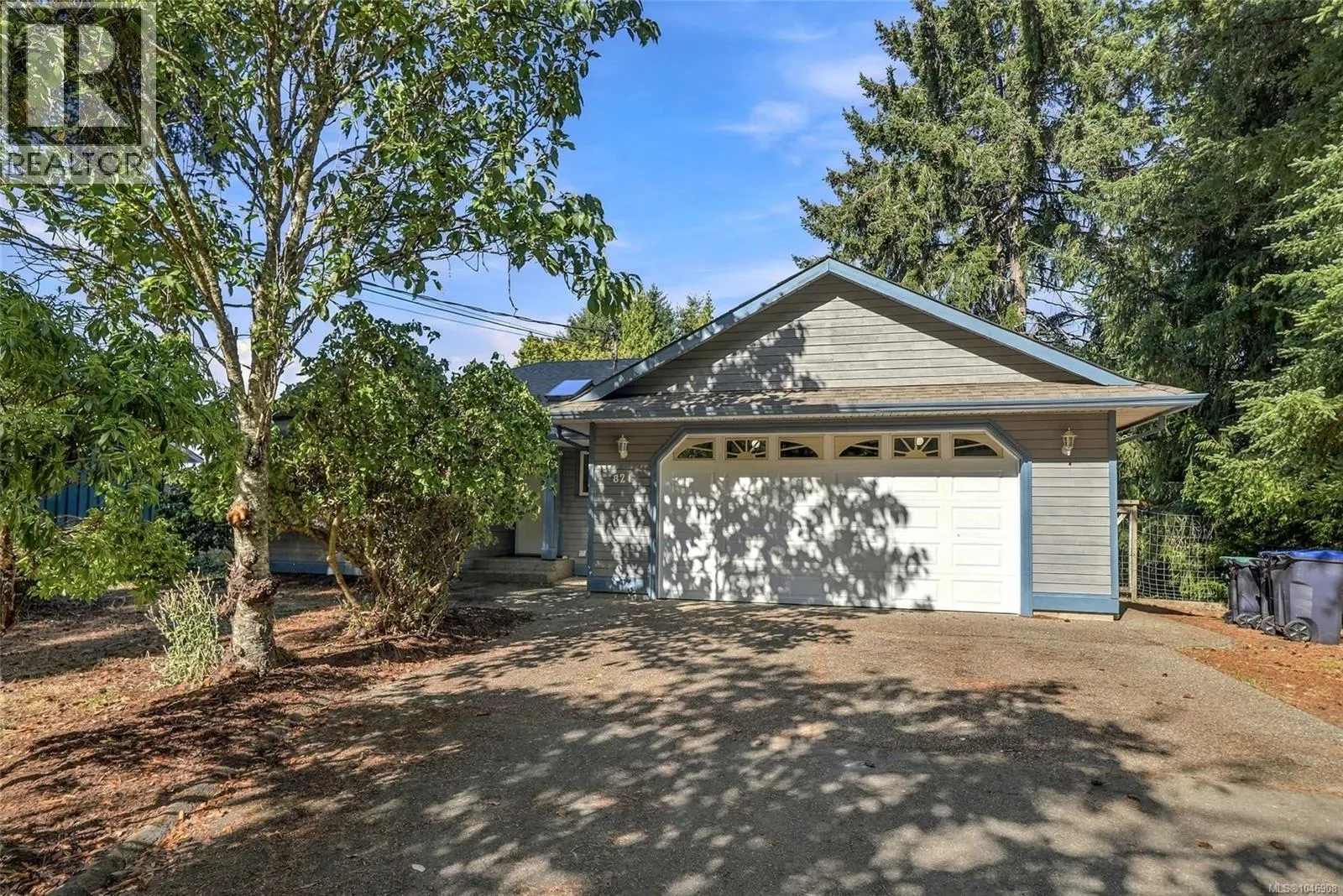 821 Shorewood Dr