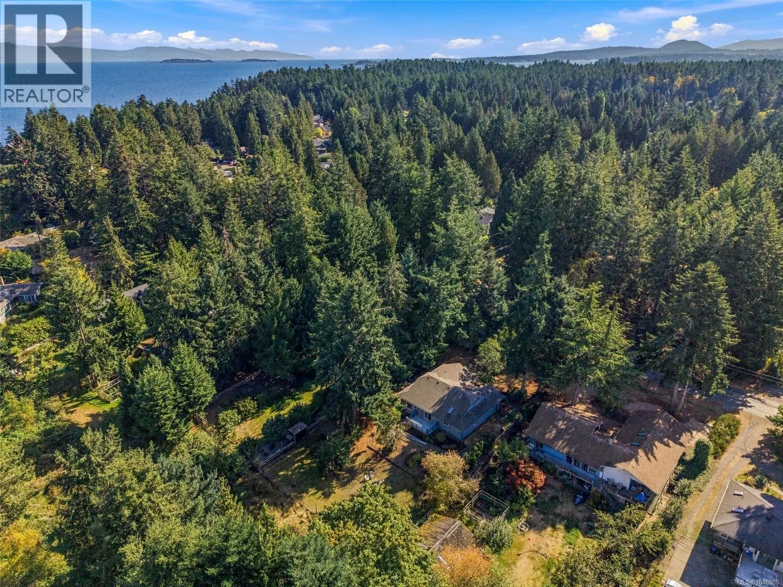 821 Shorewood Dr