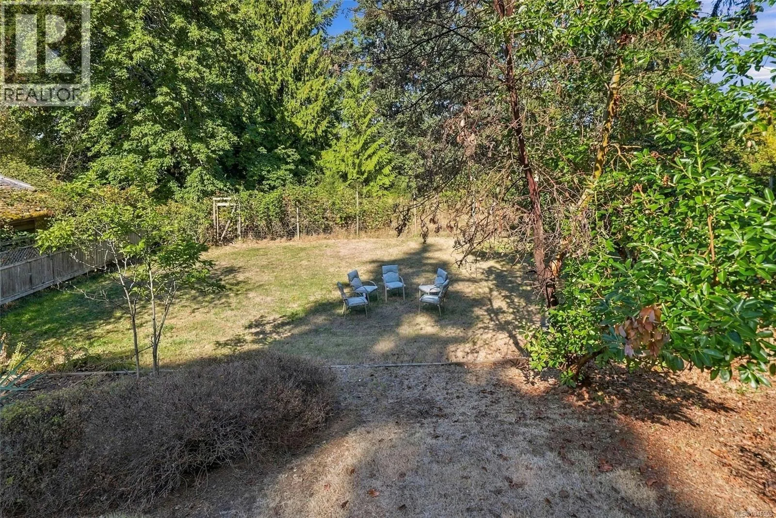 821 Shorewood Dr